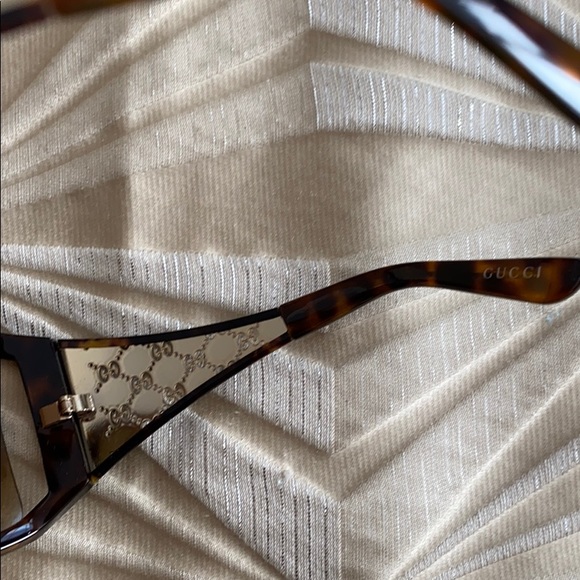 Gucci Women’s Sunglasses slightly worn - Picture 8 of 17